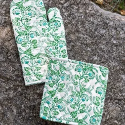 Gardenia Vine Emerald Oven Mitt Set