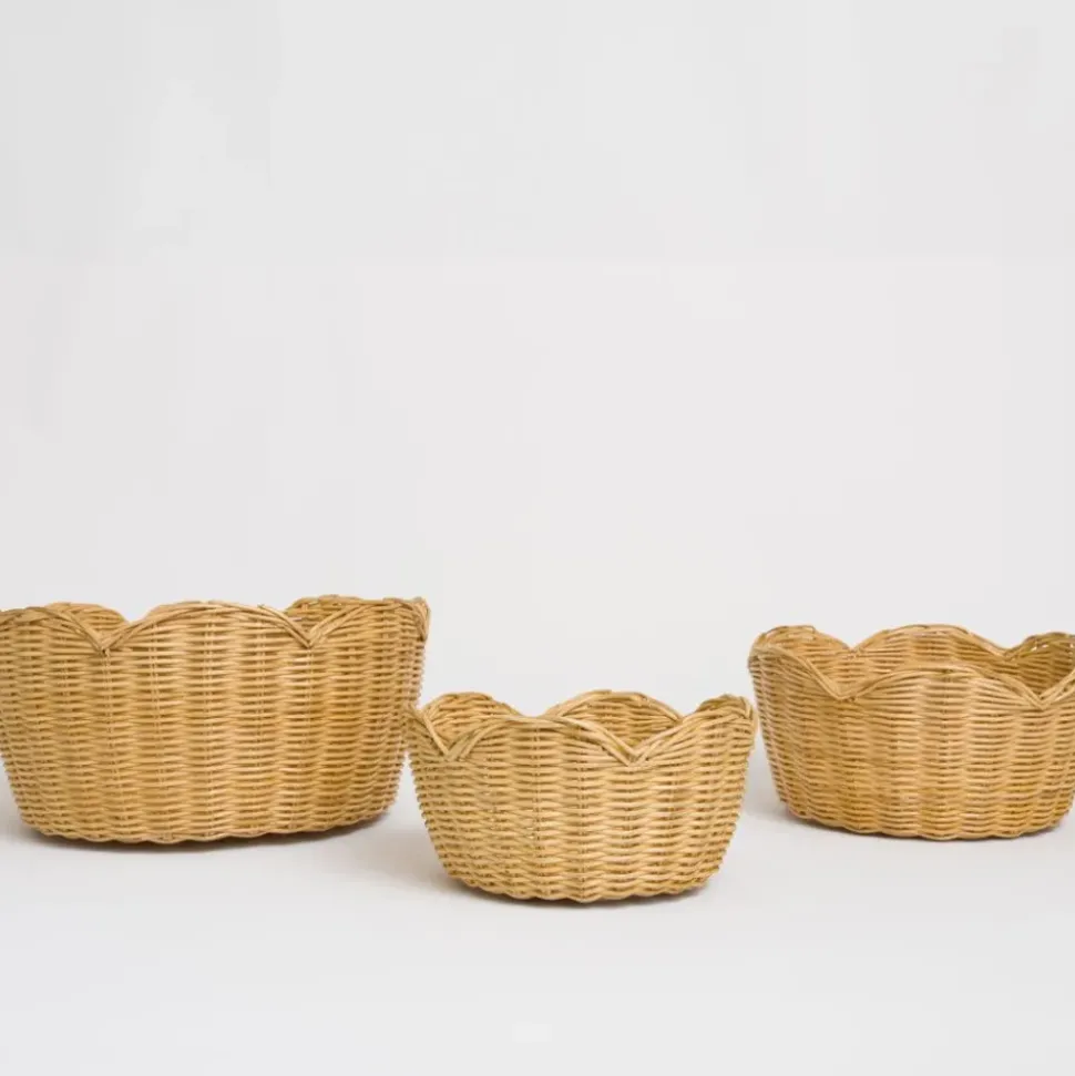 Natural Wicker Scalloped Bowl
