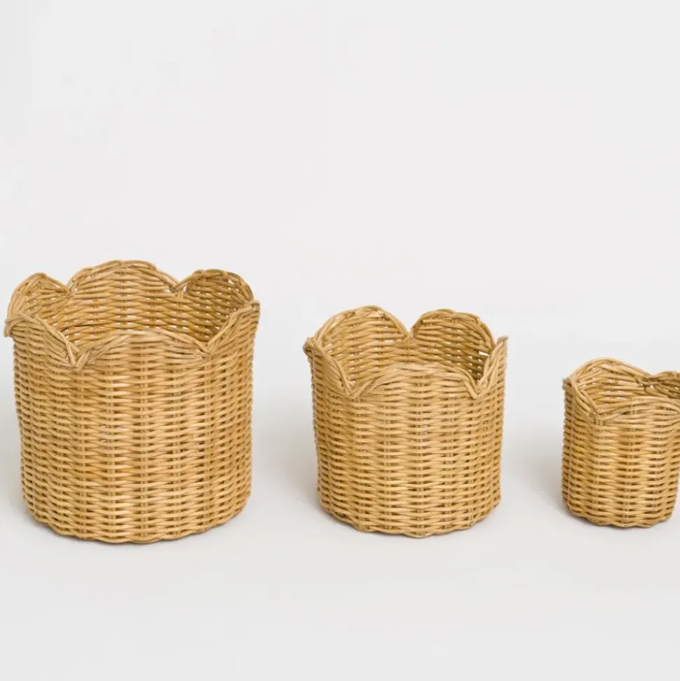 Natural Wicker Scalloped Container